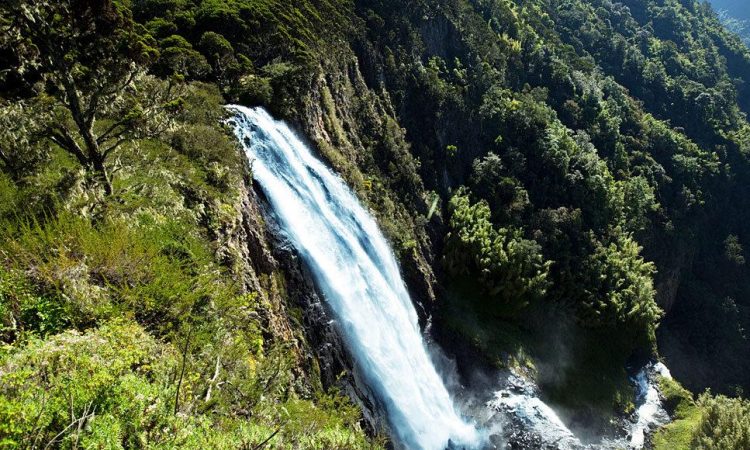 Karuru Waterfalls Drop